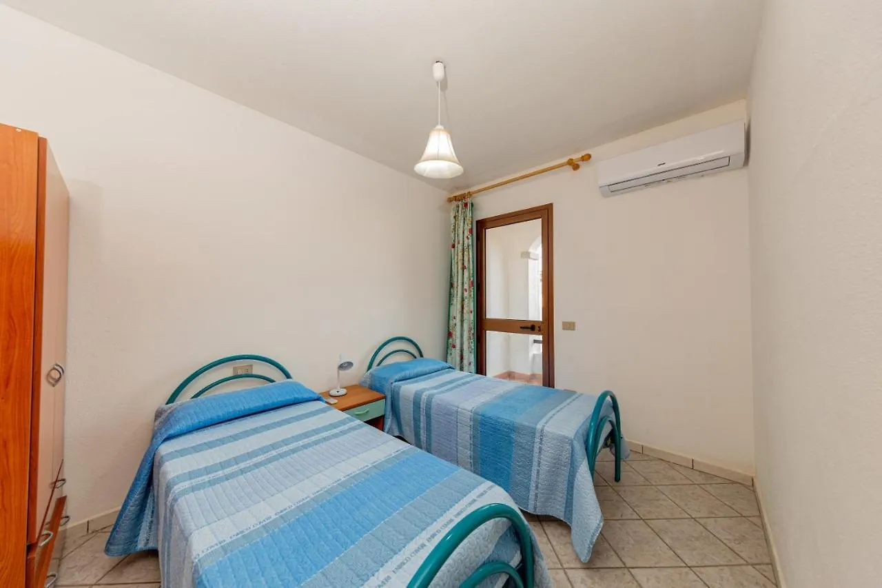 Appartamenti Residenziali trilocali 6 - 7 posti letto via Sardegna San Teodoro   San Teodoro (Sardinia)