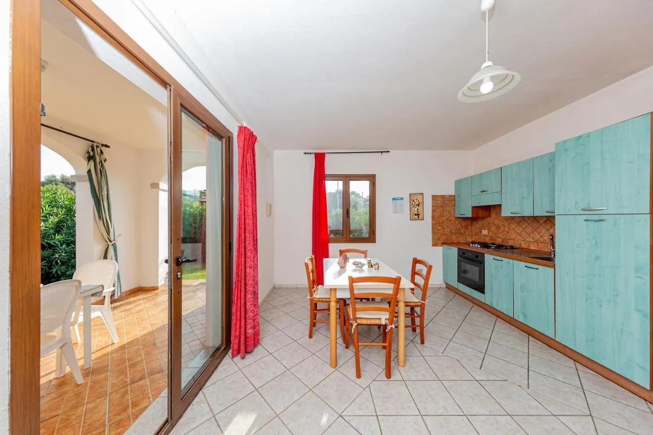 Appartamenti Residenziali trilocali 6 - 7 posti letto via Sardegna San Teodoro