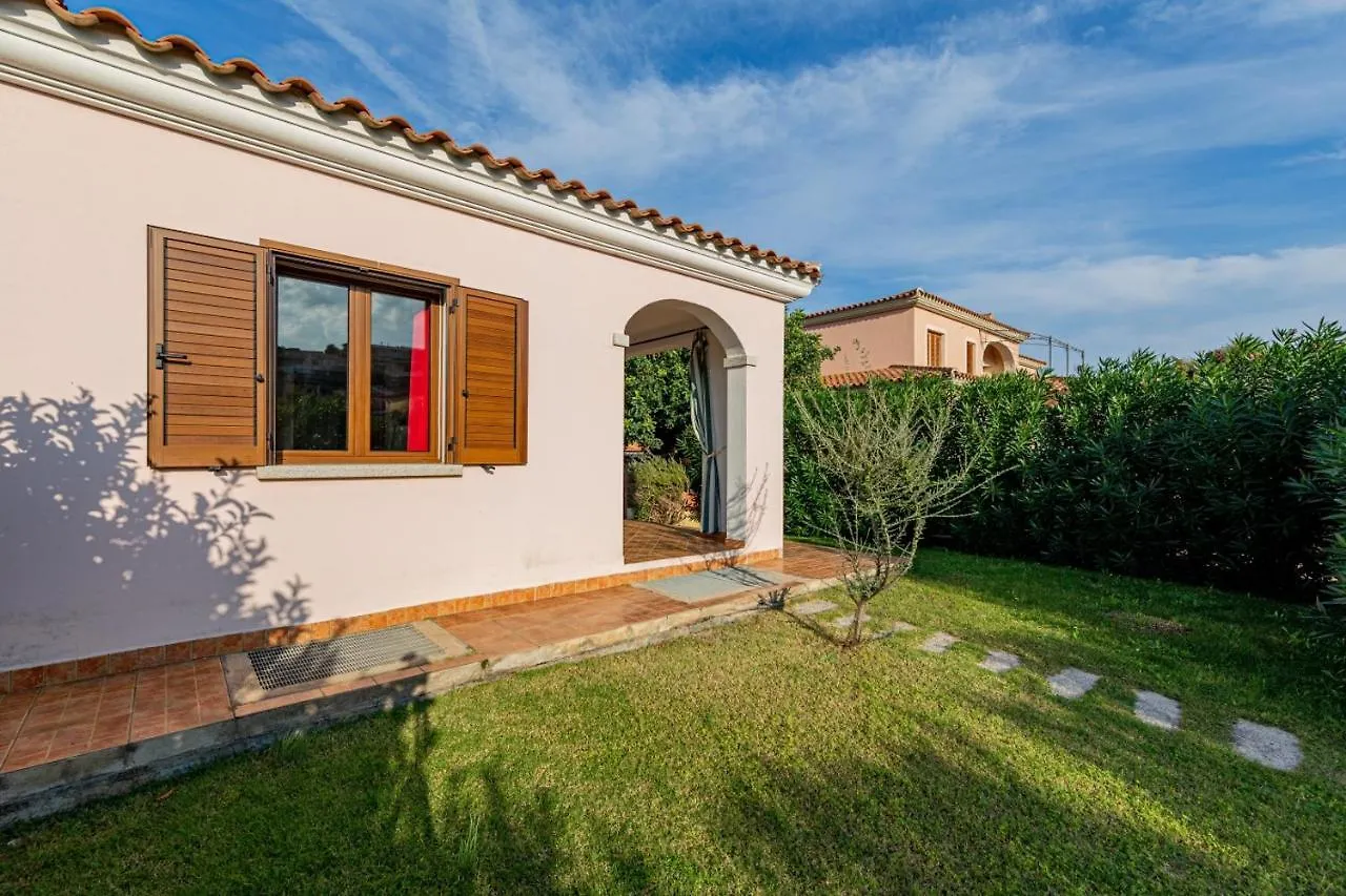 Appartamenti Residenziali trilocali 6 - 7 posti letto via Sardegna San Teodoro  San Teodoro (Sardinia)