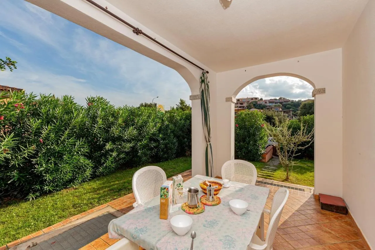 Appartamenti Residenziali trilocali 6 - 7 posti letto via Sardegna San Teodoro   San Teodoro (Sardinia)
