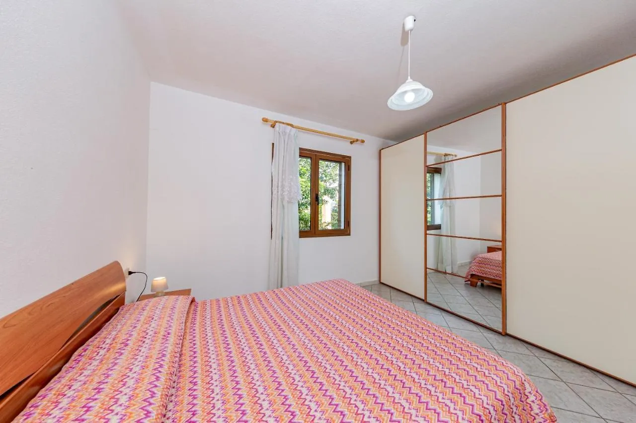 Appartamenti Residenziali trilocali 6 - 7 posti letto via Sardegna San Teodoro  0*, San Teodoro (Sardinia)