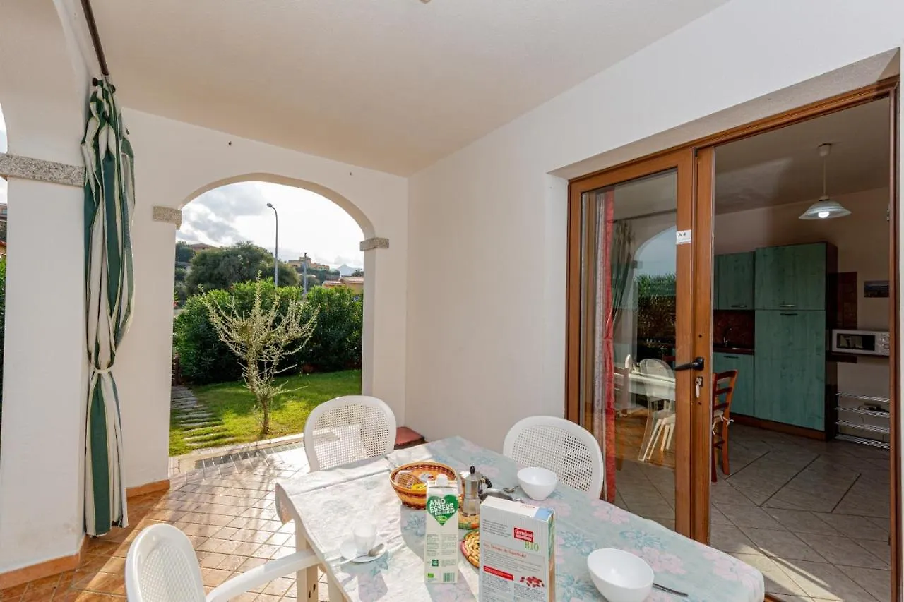 Appartamenti Residenziali trilocali 6 - 7 posti letto via Sardegna San Teodoro
